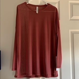 Alo Yoga Arrow Oversized long sleeve tee